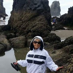 Meet your Posher, Mona